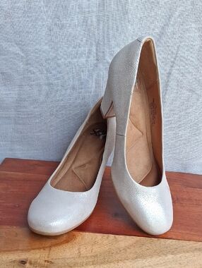Sofft Pearl Metallic Beige Heels Pumps 6